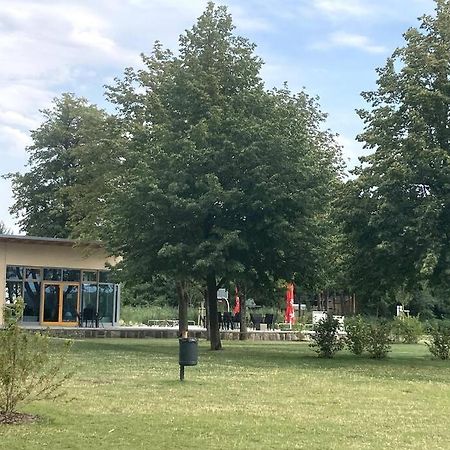 Gemuetliches Holzhaus Am See Warin エクステリア 写真