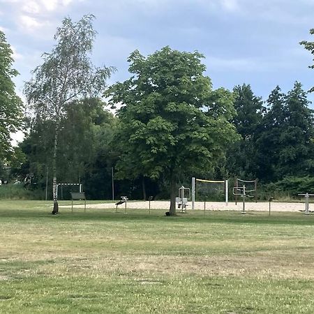 Gemuetliches Holzhaus Am See Warin エクステリア 写真