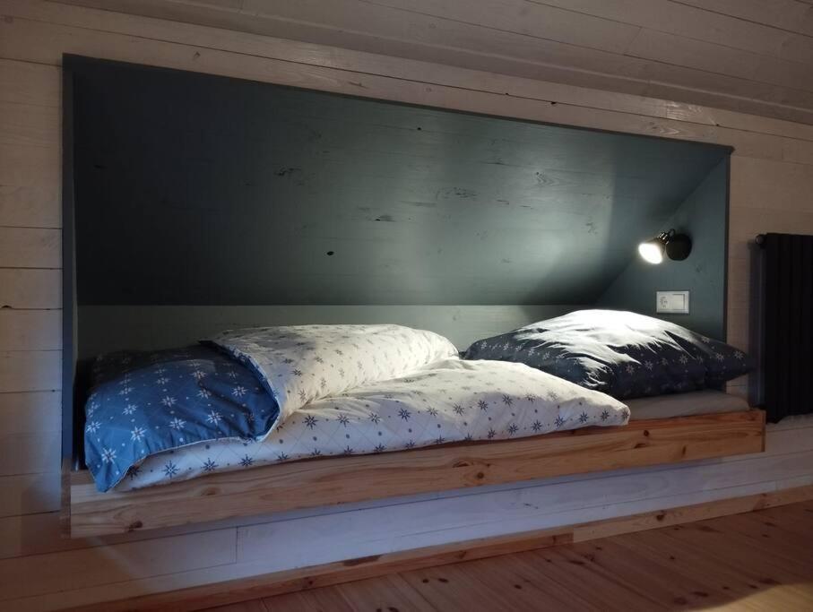 Gemuetliches Holzhaus Am See Warin エクステリア 写真