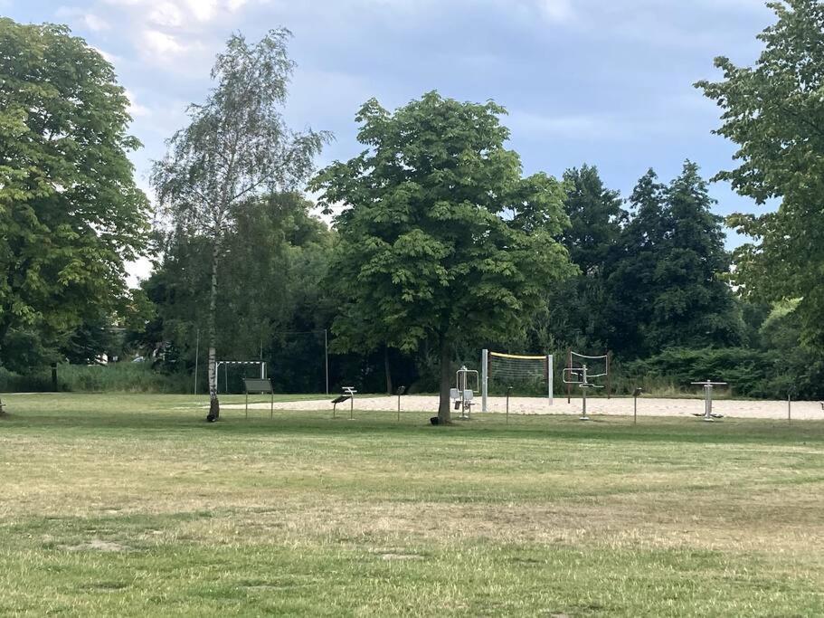 Gemuetliches Holzhaus Am See Warin エクステリア 写真